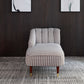 Chaise contemporaine à un bras, bras ronds, pied-de-poule pour le salon