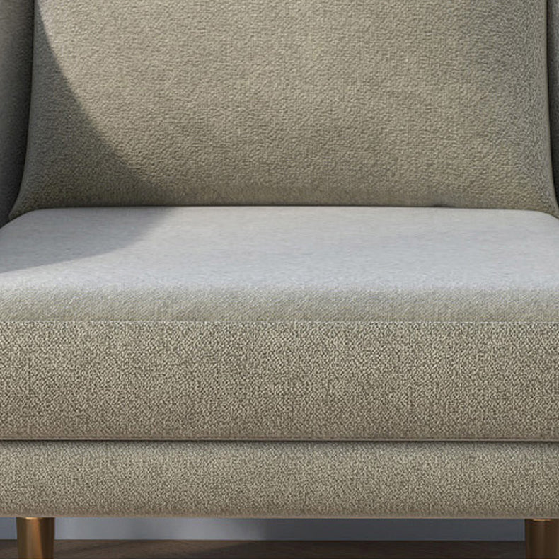 Poltrona di accento contemporaneo con cuscino posteriore e braccia inclinate