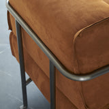 Silla de acento de salón contemporáneo con marco de metal y espalda suelta