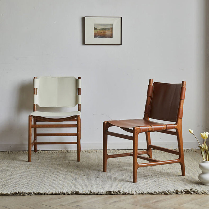 Sedie da pranzo in legno massiccio e in legno finto contemporaneo