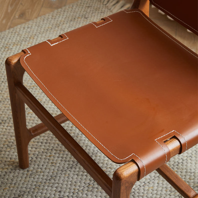 Sedie da pranzo in legno massiccio e in legno finto contemporaneo