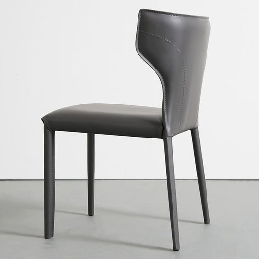 Silla de comedor de cuero y metal sin brazo de forma sintética contemporánea