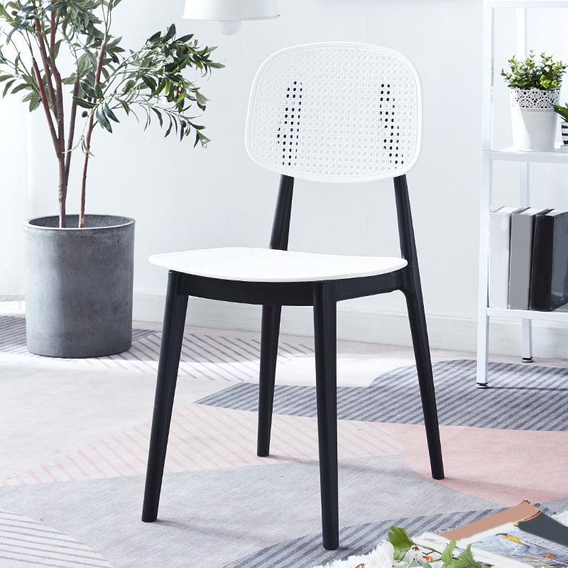 Sedia da pranzo in plastica in plastica aperta in stile contemporaneo per sala da pranzo