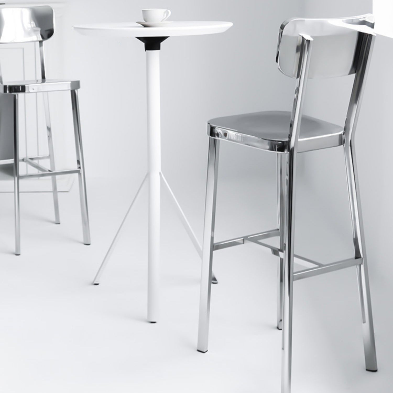 Contemporary 43" Height Metal Backrest Counter Stool in Silver Clearhalo 'Bar Furniture' 'Bar Stools' 'bar_stools' 'furn' 'furn_bar_stools' 'Furniture' 'Kitchen & Dining Furniture' 7763656