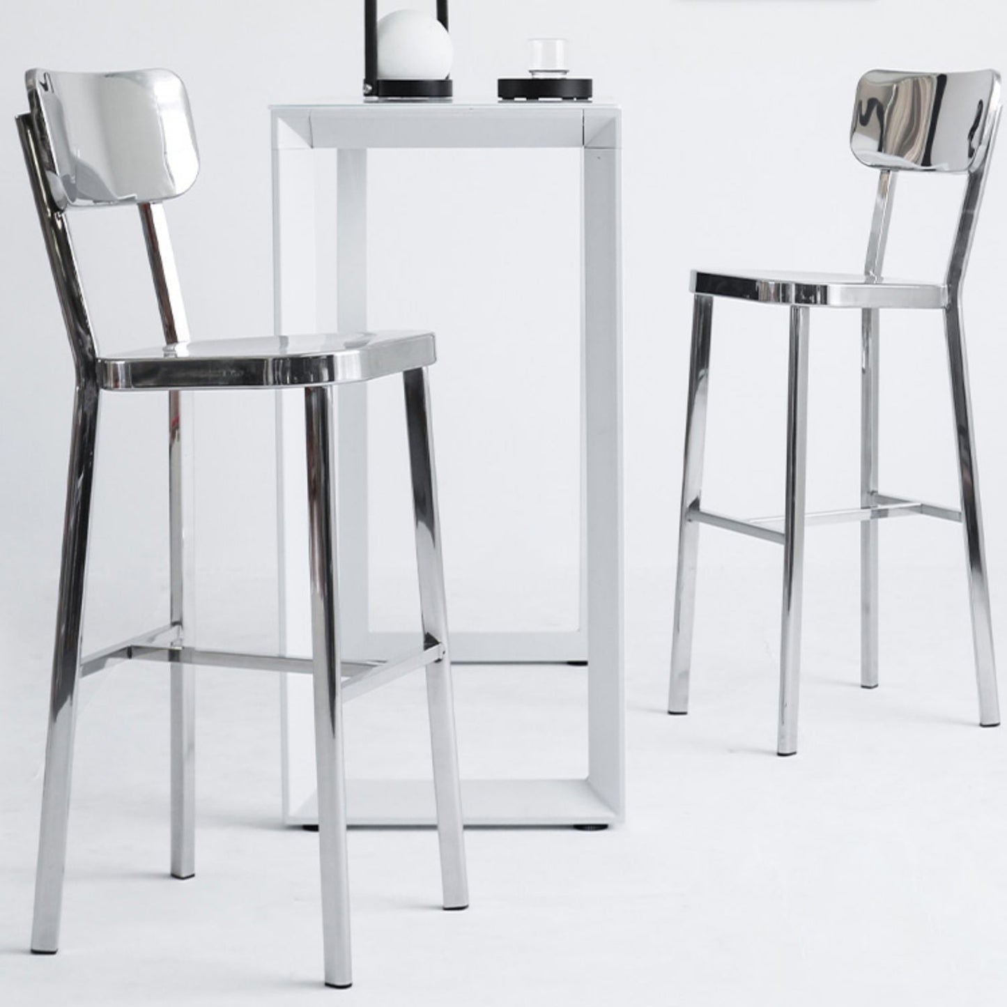 Contemporary 43" Height Metal Backrest Counter Stool in Silver Clearhalo 'Bar Furniture' 'Bar Stools' 'bar_stools' 'furn' 'furn_bar_stools' 'Furniture' 'Kitchen & Dining Furniture' 7763658