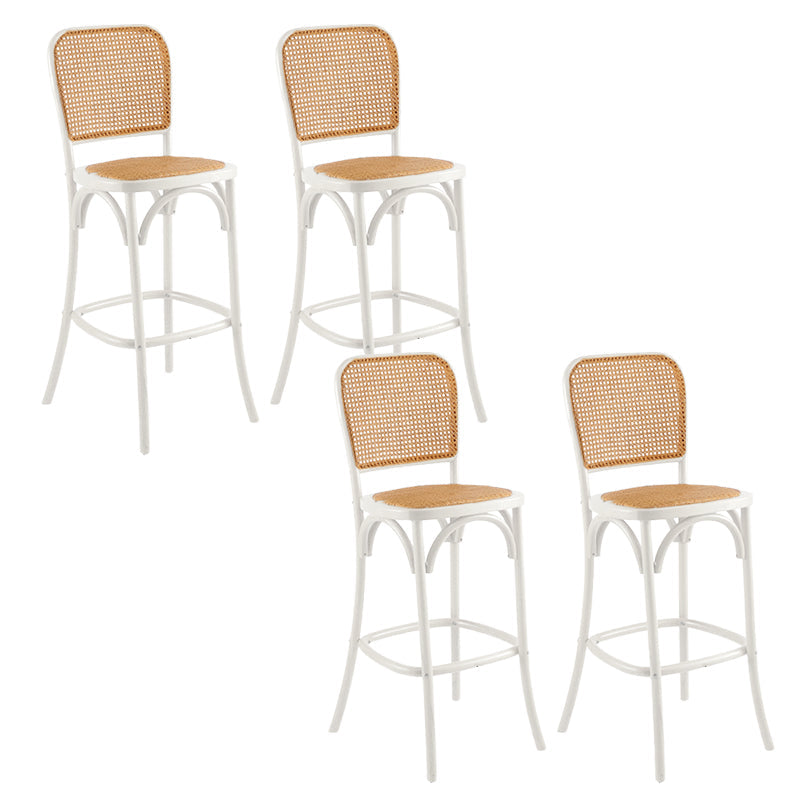 Eigentijdse 45 "Hoogte Backlest massief hout en Rattan Teller ontlasting