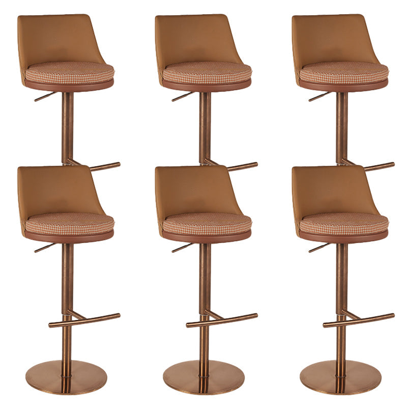 GLAMスタイル調整可能なスイベル布張りの布張りのバースツールと金属脚