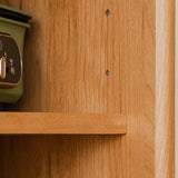 Gabinete aparador de almacenamiento de madera maciza nórdica con puertas de vidrio