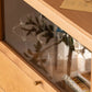 Armadietto di sideboard in legno massiccio in stile nordico con porta di vetro e cassetti