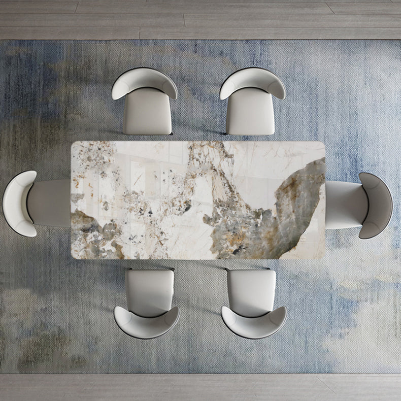 Zeitgenössischer Sinter -Stein -Top -Metall -Basis -Esstisch mit Stühlen