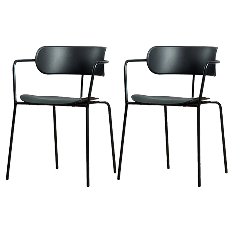 Hedendaagse stijl Open Back Plastic Dining Arm stoel met metalen benen voor thuis