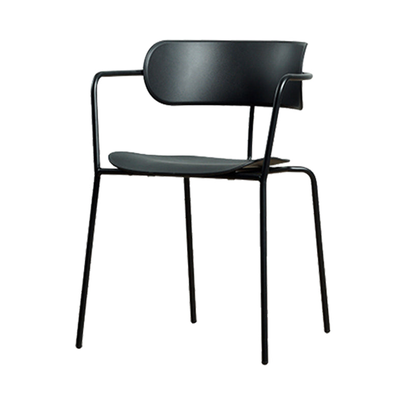 Hedendaagse stijl Open Back Plastic Dining Arm stoel met metalen benen voor thuis