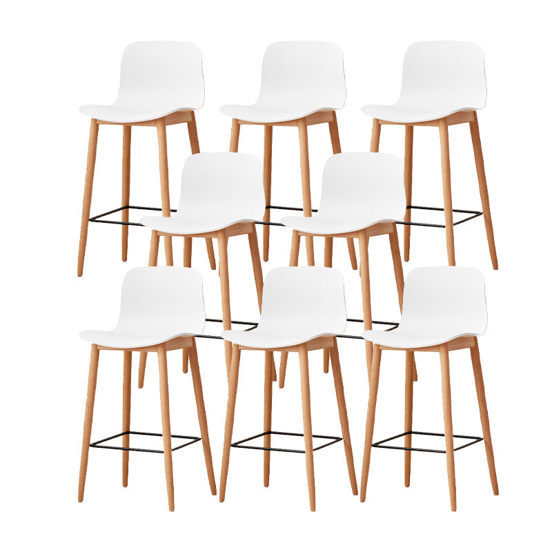 Tabouret de bar en plastique bas du style bas du style bas avec jambe en bois