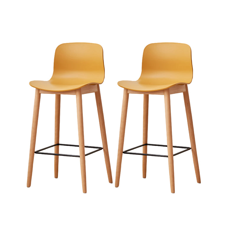 Tabouret de bar en plastique bas du style bas du style bas avec jambe en bois