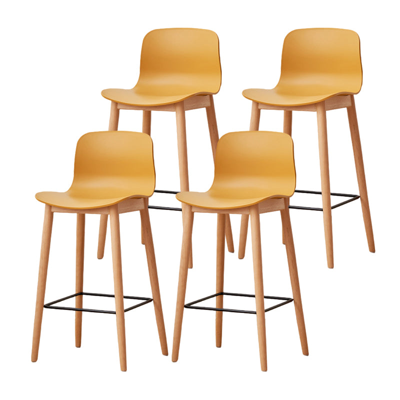 Tabouret de bar en plastique bas du style bas du style bas avec jambe en bois