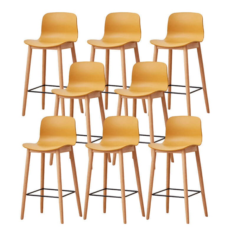 Tabouret de bar en plastique bas du style bas du style bas avec jambe en bois