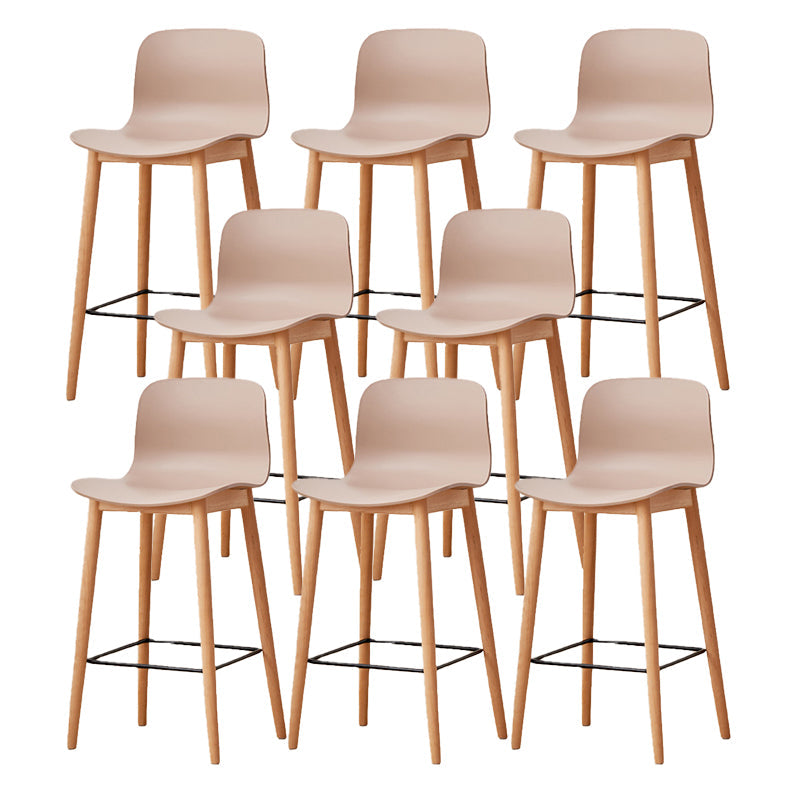 Tabouret de bar en plastique bas du style bas du style bas avec jambe en bois