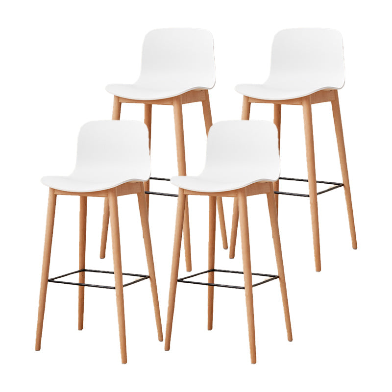 Tabouret de bar en plastique bas du style bas du style bas avec jambe en bois