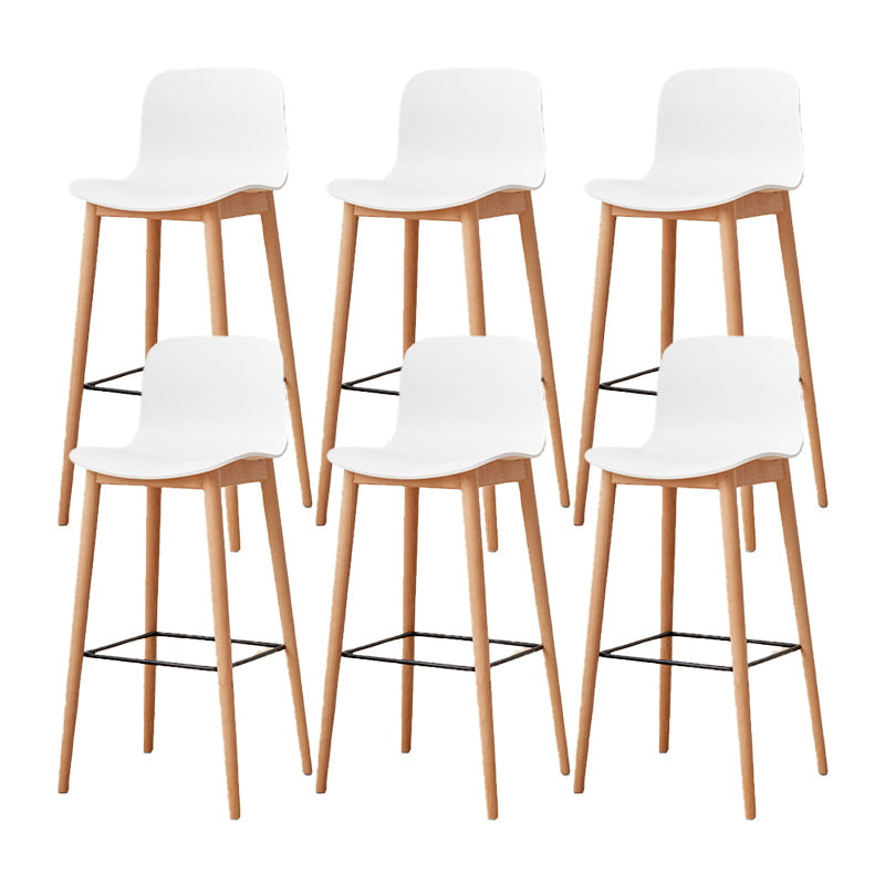 Tabouret de bar en plastique bas du style bas du style bas avec jambe en bois
