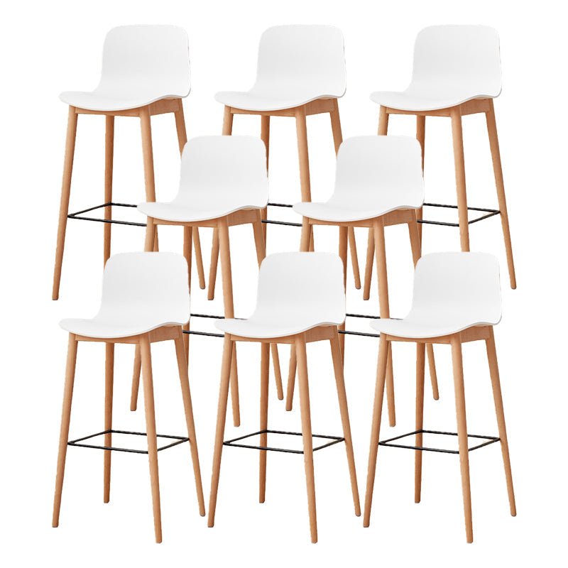 Tabouret de bar en plastique bas du style bas du style bas avec jambe en bois