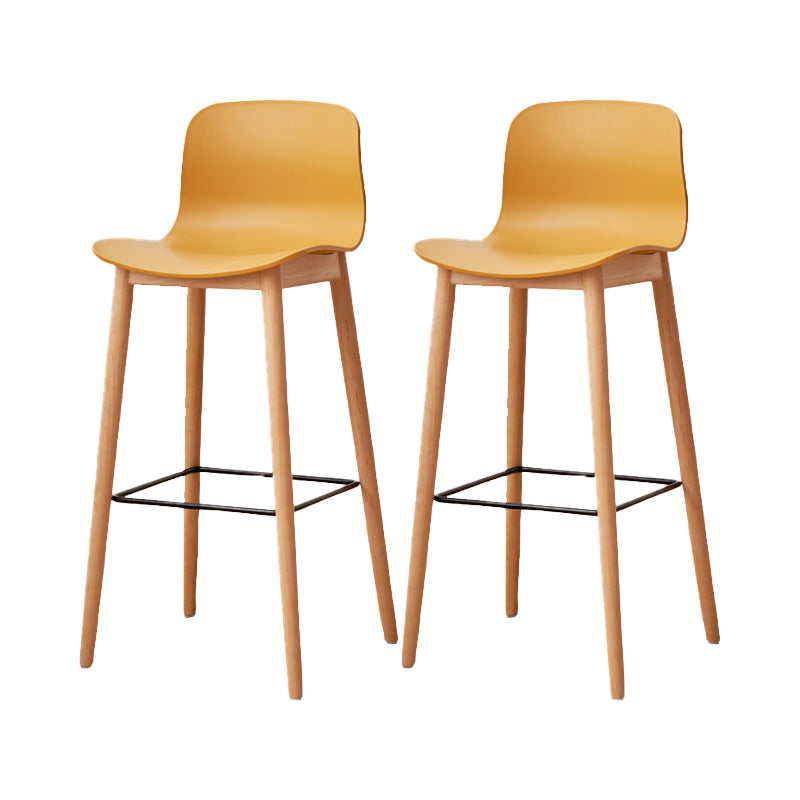 Tabouret de bar en plastique bas du style bas du style bas avec jambe en bois