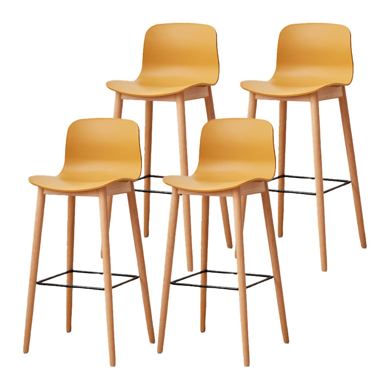 Tabouret de bar en plastique bas du style bas du style bas avec jambe en bois
