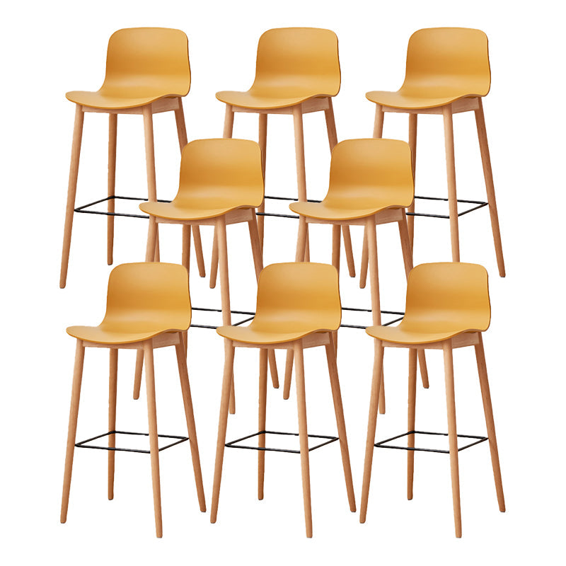 Tabouret de bar en plastique bas du style bas du style bas avec jambe en bois