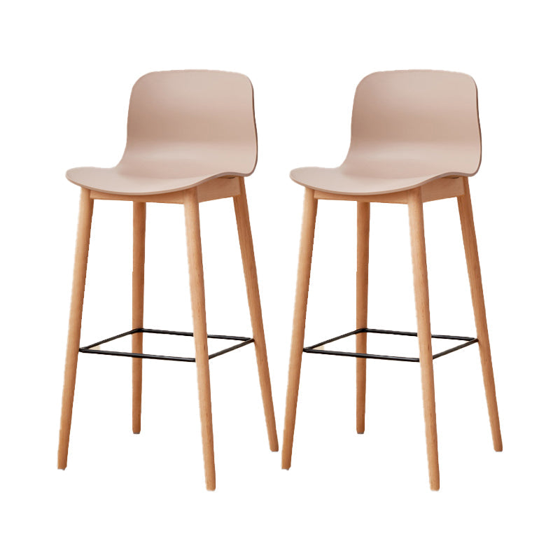 Tabouret de bar en plastique bas du style bas du style bas avec jambe en bois