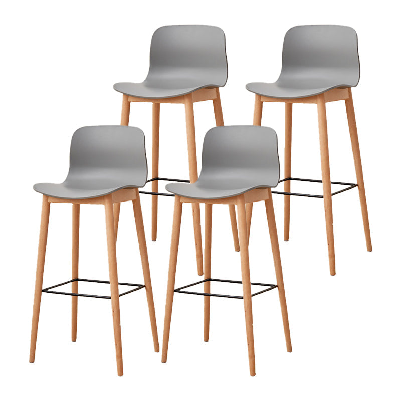 Tabouret de bar en plastique bas du style bas du style bas avec jambe en bois