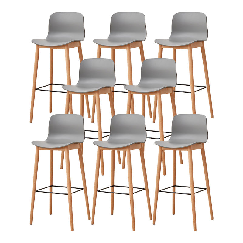 Tabouret de bar en plastique bas du style bas du style bas avec jambe en bois