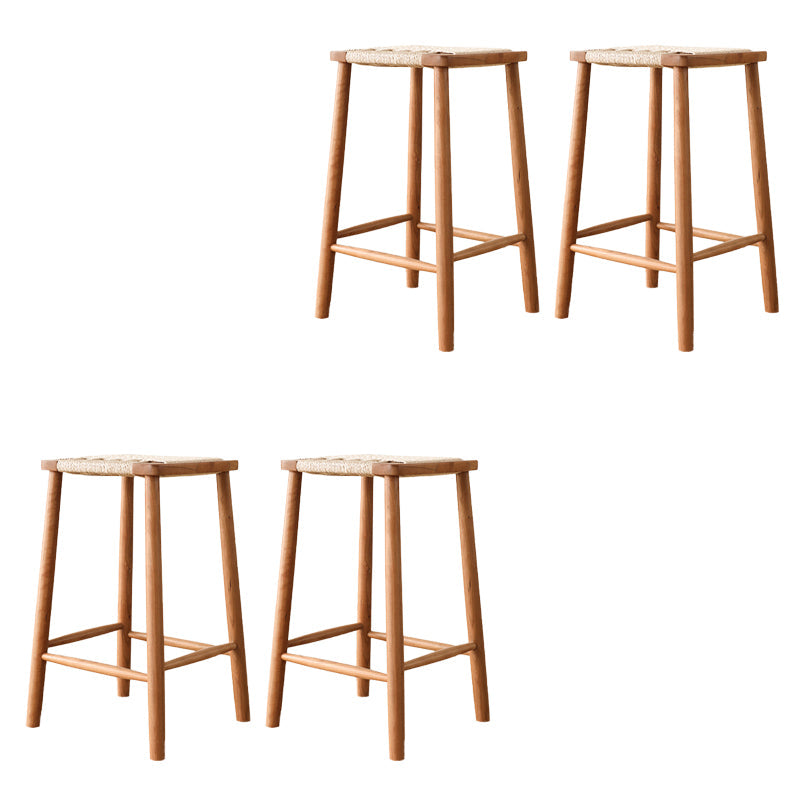 Sgabelli da bar senza schienale contemporaneo con base in legno massiccio ciliegia