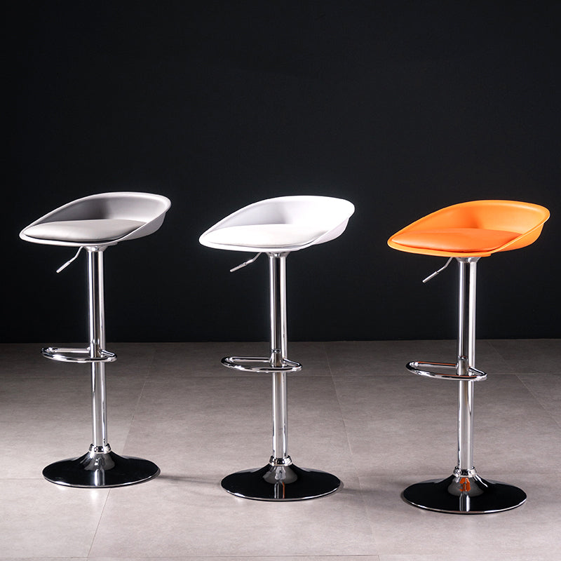 Sgabello da bar regolabile con schienale basso e regolabile in stile moderno con gambe in metallo