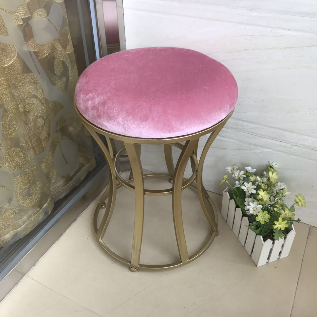 Velvet Ottoman Solid Color Round Metal Frame Fade Resistant Modern Ottoman 14"L x 14"W x 18"H Pink 1 Piece Clearhalo 'furn' 'furn_ottomans_poufs' 'Furniture' 'Living Room Furniture' 'Ottomans & Poufs' 'ottomans_poufs' 7783780