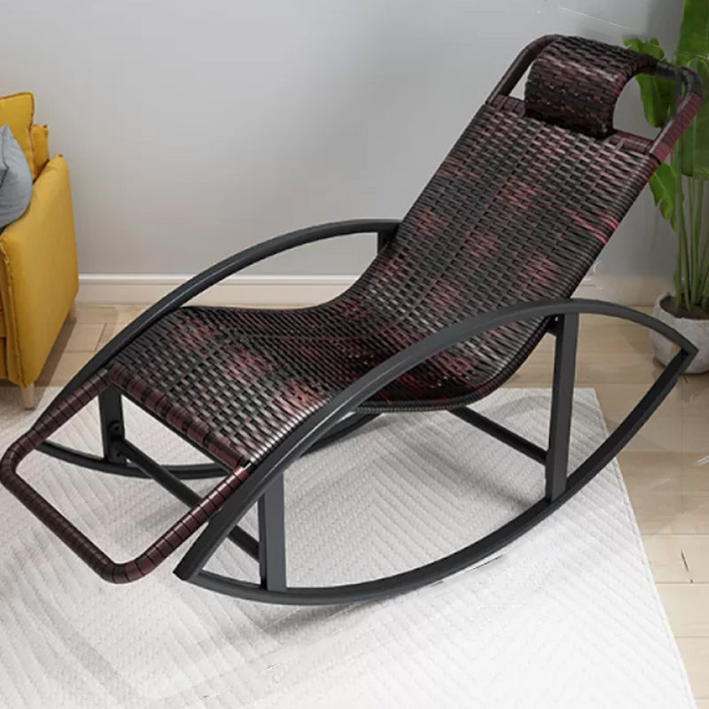 Sedia reclinabile al coperto contemporaneo standard di colore solido con braccio