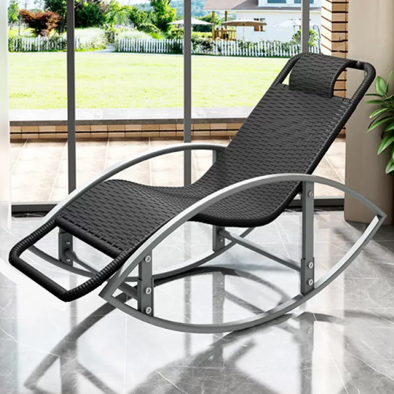 Sedia reclinabile al coperto contemporaneo standard di colore solido con braccio