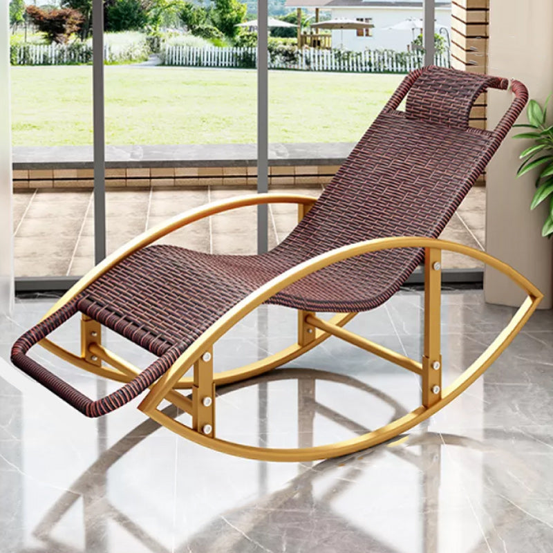 Sedia reclinabile al coperto contemporaneo standard di colore solido con braccio