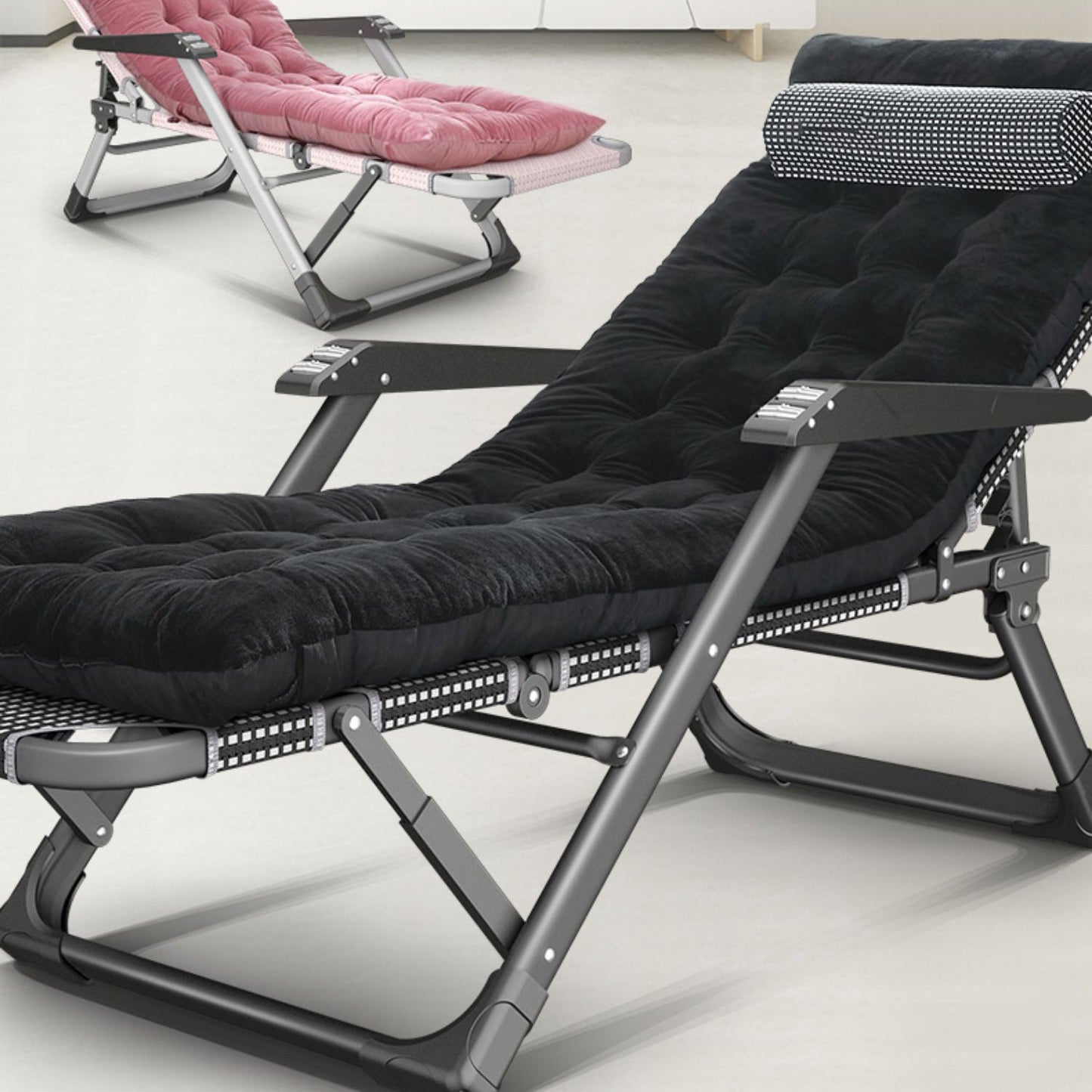 Sedia reclinabile contemporanea con movimento del piede indipendente e blocco della posizione