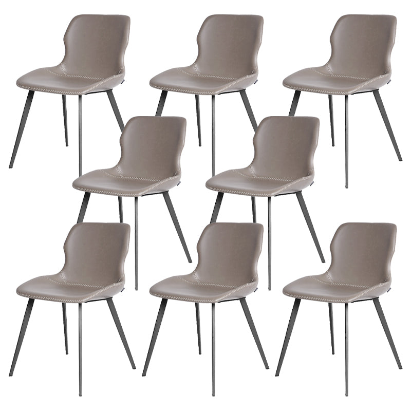 Sedie da pranzo e accento in pelle e metallo industriali per cucina