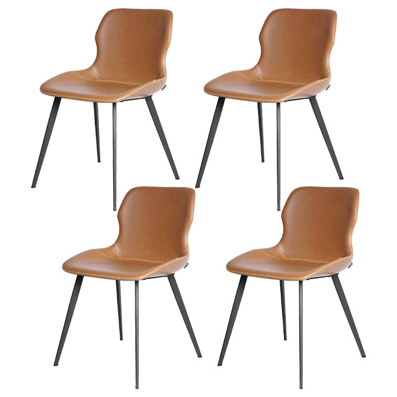 Sedie da pranzo e accento in pelle e metallo industriali per cucina