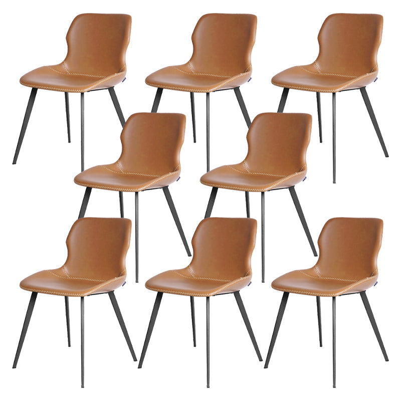 Sedie da pranzo e accento in pelle e metallo industriali per cucina
