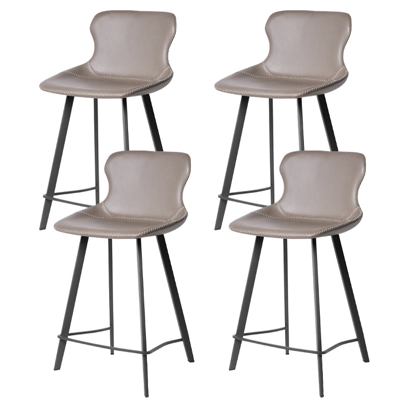 Sedie da pranzo e accento in pelle e metallo industriali per cucina