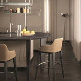 Tabouret de bar à bras rembourré en cuir fausse avec base en bois massif pour la maison