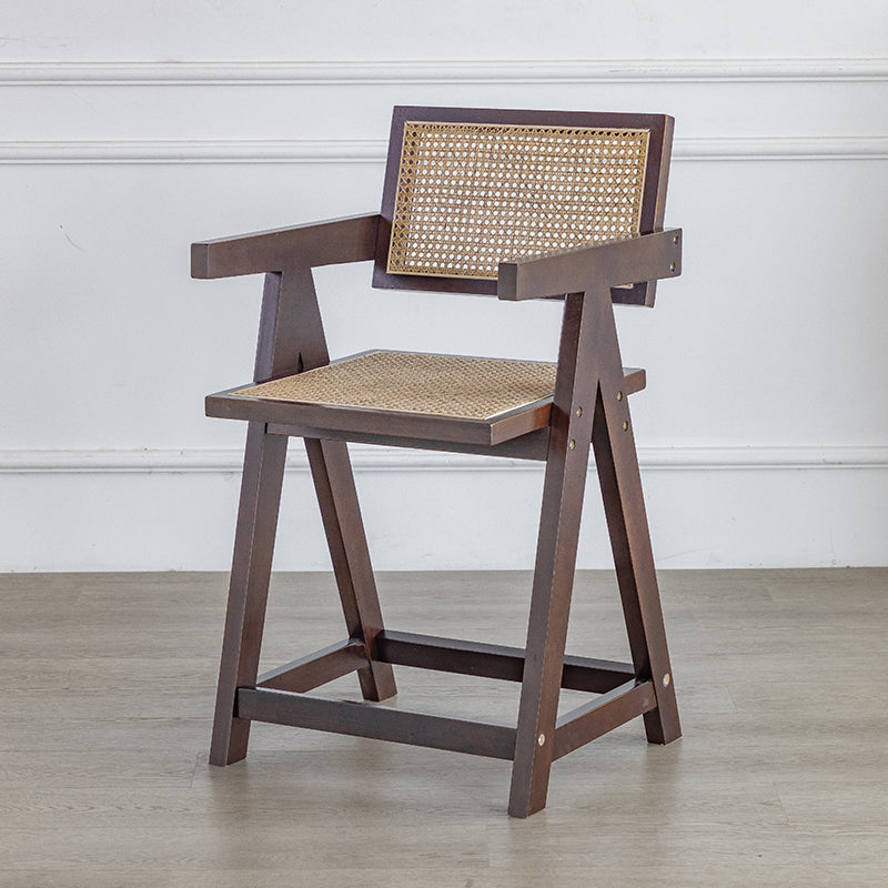 Eigentijdse lage rug vast hout gewapende barkruk met voetsteun