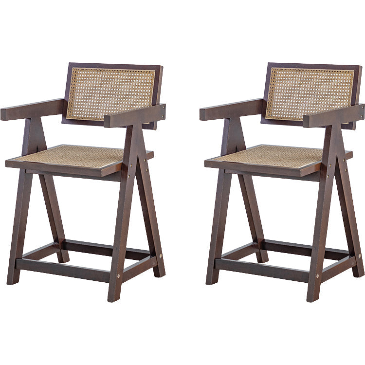 Eigentijdse lage rug vast hout gewapende barkruk met voetsteun