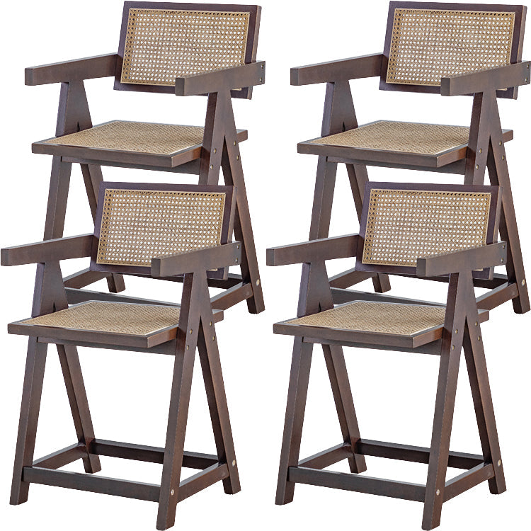 Eigentijdse lage rug vast hout gewapende barkruk met voetsteun