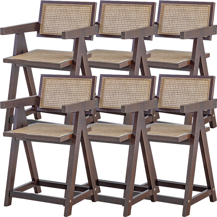 Eigentijdse lage rug vast hout gewapende barkruk met voetsteun