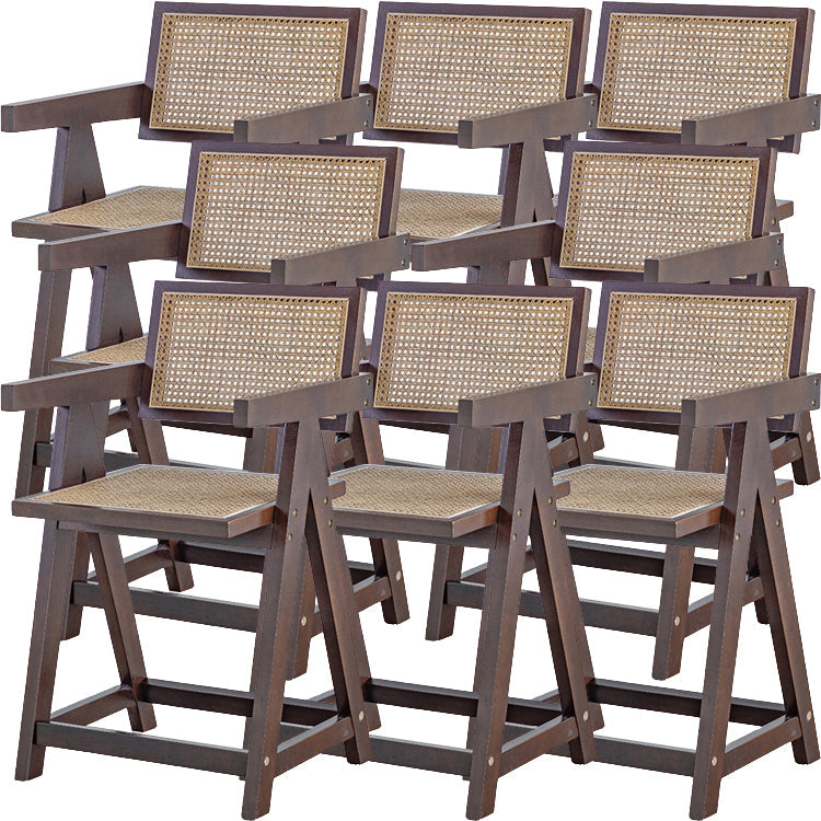 Eigentijdse lage rug vast hout gewapende barkruk met voetsteun