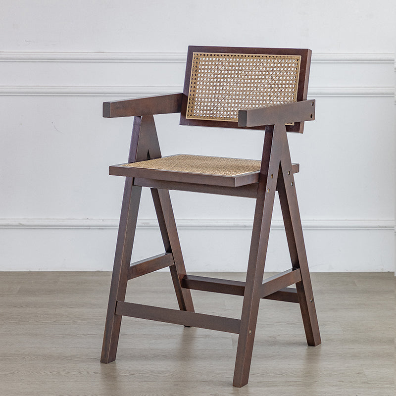 Eigentijdse lage rug vast hout gewapende barkruk met voetsteun