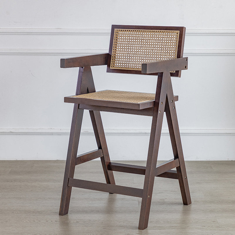 Eigentijdse lage rug vast hout gewapende barkruk met voetsteun