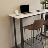 Moderner gesinterter Stein -Rechteck -Schlittenstange Esstisch mit Metallbasis